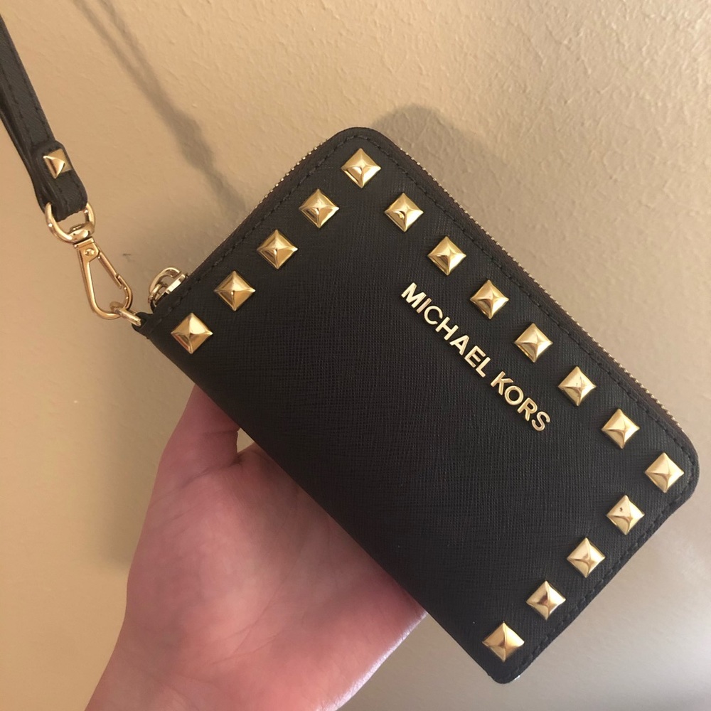 MICHAEL KORS wristlet